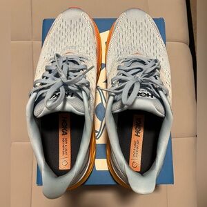 Women’s Hoka Clifton 8